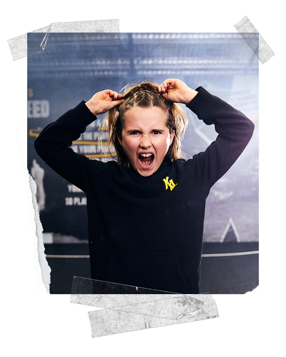 Girl+grabbing+her+hair+yelling+at+camera